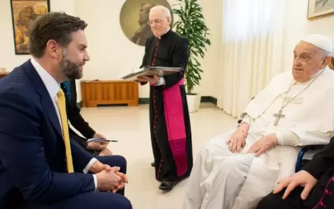 Breve encuentro entre el papa Francisco y el vicepresidente de los Estados Unidos de Am�rica, James David Vance.