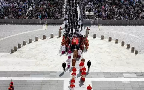 Traslado del f�retro del Papa Francisco a la Bas�lica de San Pedro - mi�rcoles 23 de abril de 2025.