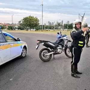 Ind�genas liberan Artigas tras acuerdo, pero advierten nuevo cierre