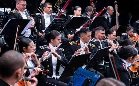 Orquesta Sinf�nica de la Polic�a Nacional.
