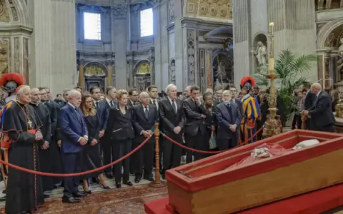 Autoridades brasile�as presentes en el velorio del papa Francisco.