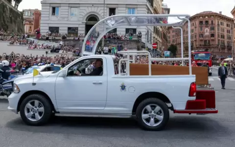 Unas 150.000 personas se concentraron este s�bado al paso del cortejo f�nebre de Francisco por las calles de Roma tras el funeral.