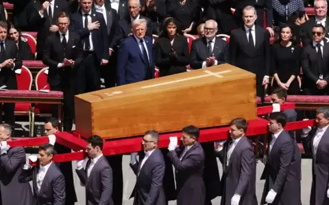 Decenas de miles de fieles y l�deres de todo el mundo asistieron a la ceremonia de despedida de Jorge Mario Bergoglio.