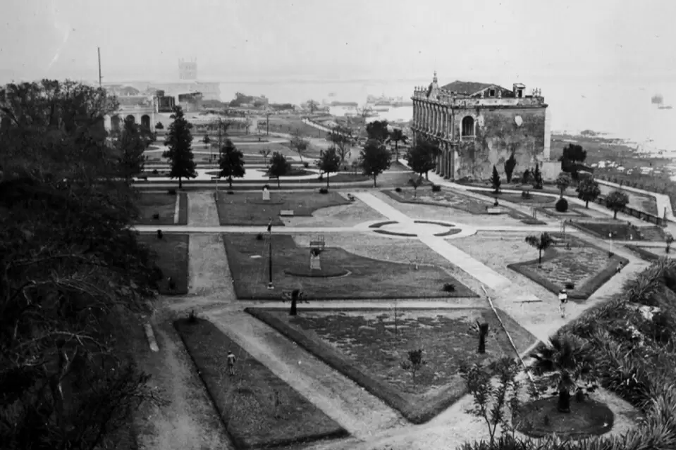 Jardines de la ex plaza Constituci�n. Dise�o de Juan A. Samudio, ca. 1930. Colecci�n Juan Migliore. Cortes�a