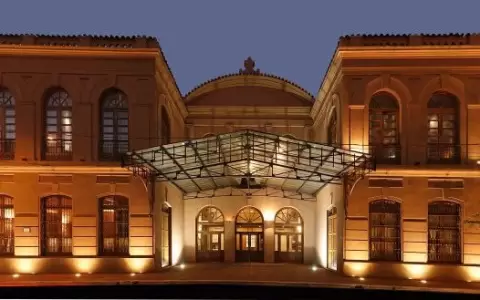 Fachada del Teatro Municipal.