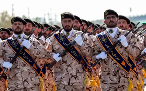 Guardia Revolucionaria.