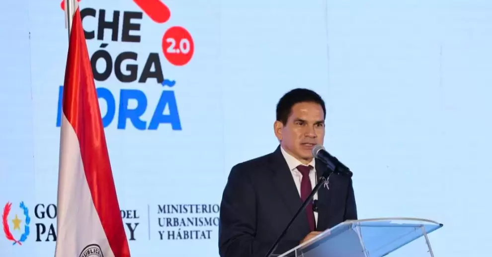 Ministro de Urbanismo, Vivienda y H�bitat, Juan Carlos Baruja.