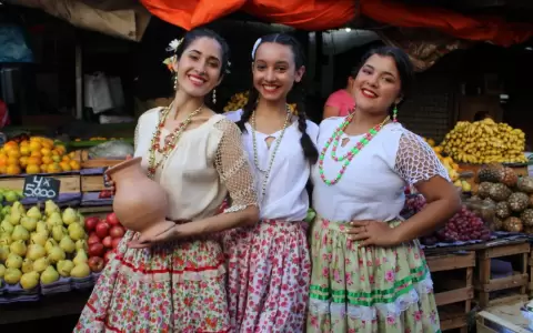 Estudiantes de danza del ISBA en el "Jerokypa Guaz�". Edici�n anterior.