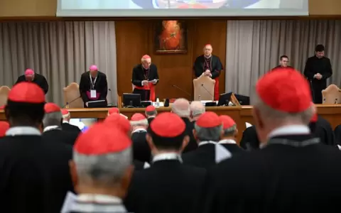 C�nclave de cardenales.