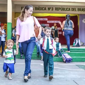 Padres de alumnos se ver�n afectados con eventual cambio de horario