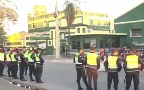 Tras bloquear la avenida Artigas desde tempranas horas, ahora despejaron la zona.