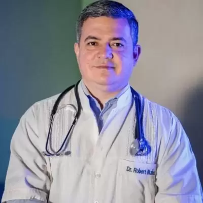 Dr. Robert Núñez.