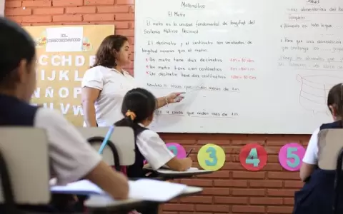 Este mi�rcoles se recuerda el D�a del Maestro en Paraguay.