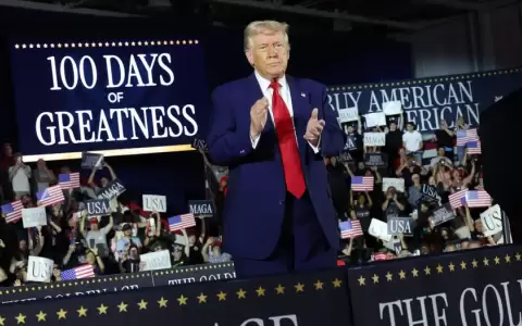 El presidente de EE. UU., Donald Trump, en Michigan, durante la celebraci�n de sus primeros cien d�as de administraci�n.