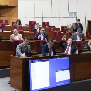 Banca de Honor Colorado deja sin cu�rum la sesi�n "por agresiva y falta de respeto"