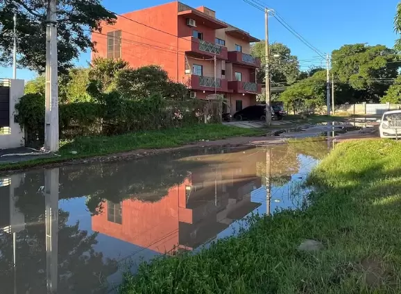 Así luce una de las calles del barrio Nueva Asunción de Mariano Roque Alonso.