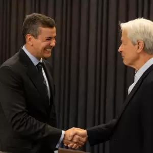 El presidente Santiago Pe�a yJamie Dimon, CEO de JP Morgan.