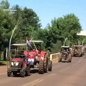 Ca�icultores avanzan con un "tractorazo" rumbo a Asunci�n