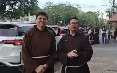 Est�n ubicados sobre la avenida Juan Domingo Per�n, a 500 metros de la intersecci�n con la avenida Jos� F�lix Bogado.