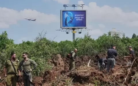 Misil lanzado desde Yemen impacta cerca de Tel Aviv.