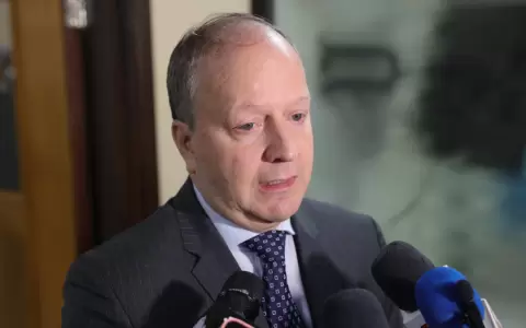Carlos Fern�ndez Valdovinos.