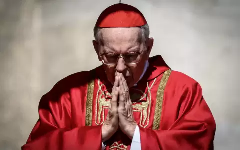 Cardenal Giovanni Battista Re.
