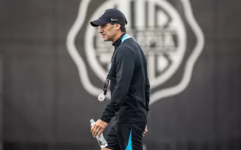 Olimpia: Fabi�n Bustos alinear� ante V�lez el equipo que remont� a Cerro Porte�o