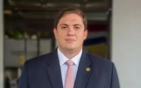 Maximiliano Ayala, director del Registro Civil.