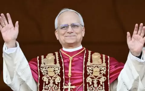 El cardenal estadounidense Robert Francis Prevost asumi� el pontificado bajo el nombre de Le�n XIV.
