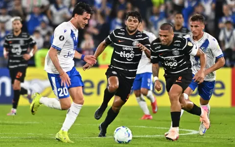 Un aguerrido Olimpia rescata un empate sobre el final en cancha de V�lez Sarsfield