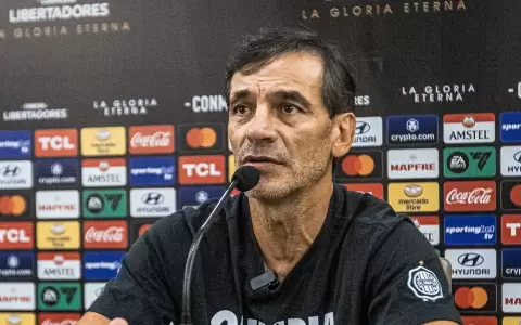 Olimpia: Fabi�n Bustos pierde a dos figuras para el partido ante Pe�arol
