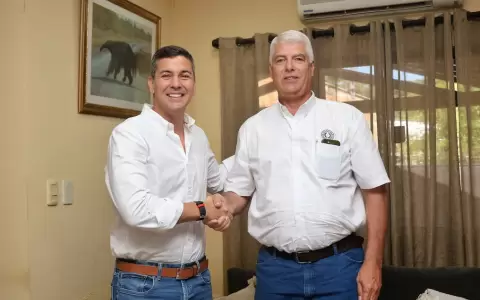 Santiago Pe�a y Arnoldo Wiens.