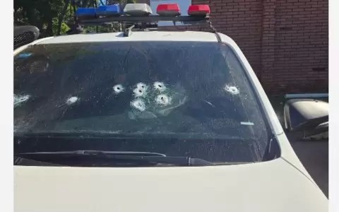 La patrullera fue interceptada por un veh�culo Toyota allion gris de donde bajaron 3 a 4 hombres y empezaron a disparar.