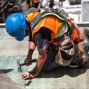 Falta de mano de obra calificada limita crecimiento de la industria de la construcción, advierten gremios