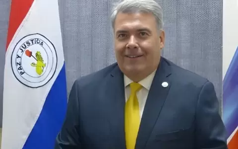 Rafael �vila.