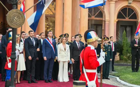214 a�os de independencia del Paraguay.