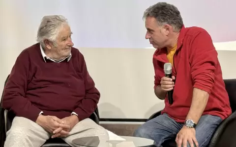 Jos� "Pepe" Mujica junto a Yamand� Orsi.
