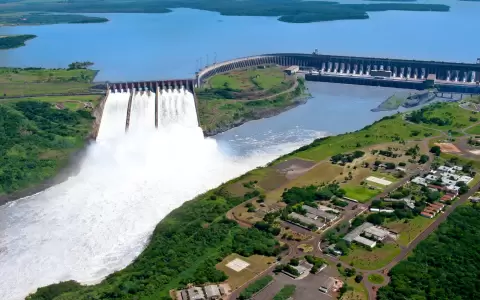Represa de Itaip� Binacional.
