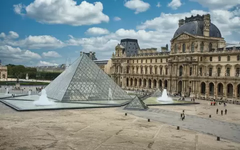 Museo del Louvre (Francia).