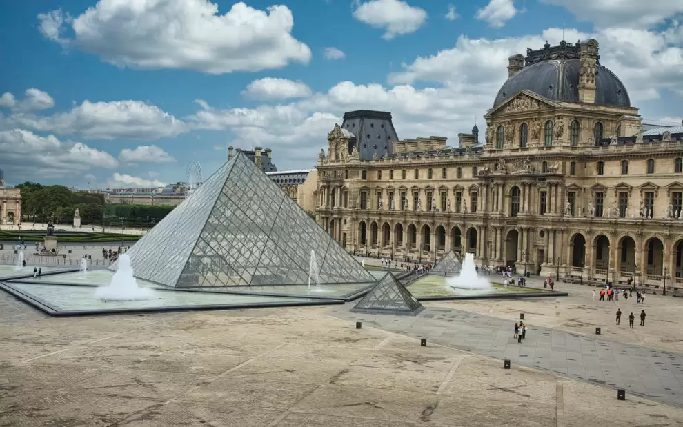 Museo del Louvre (Francia). Cortes�a