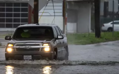 Veh�culo inundado.