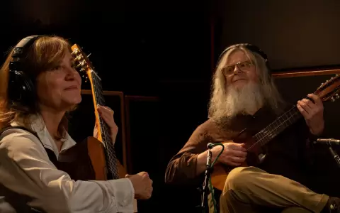 Berta Rojas y Gustavo Santaolalla.