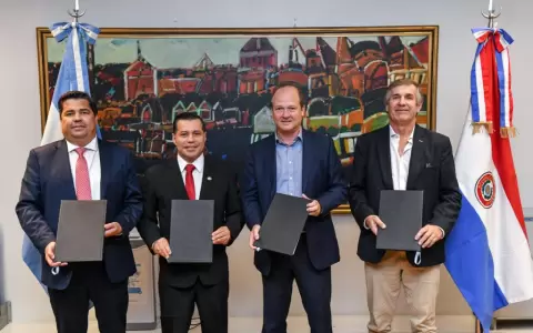 Firma del acuerdo.