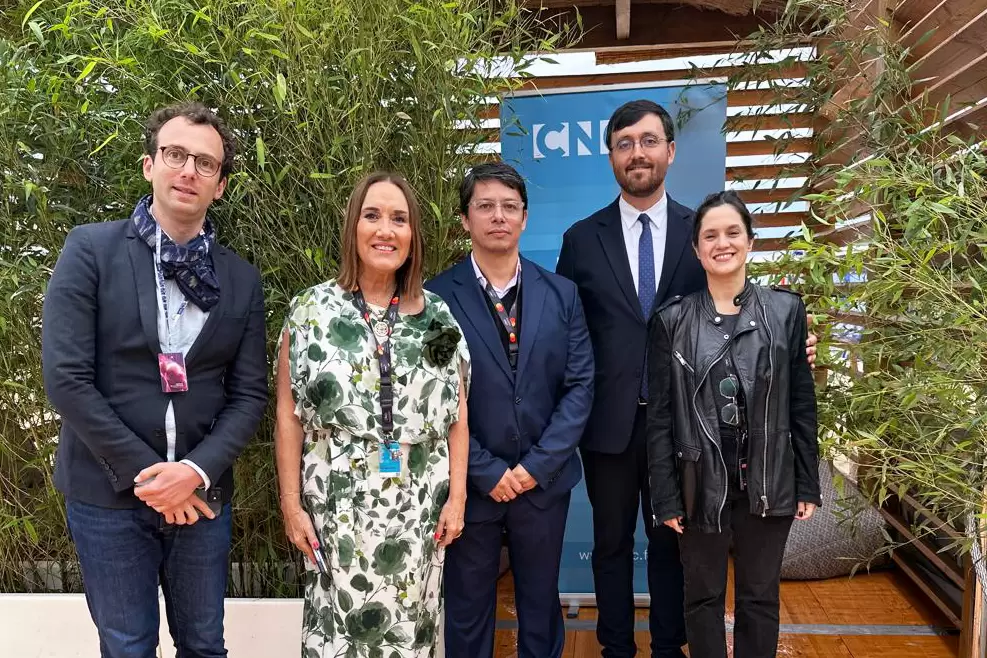 Cynthia Fil�rtiga Lacroix, Christian Andr�s Gayoso, Adriana Ortiz y miembros del Centre National du Cin�ma. Cortes�a