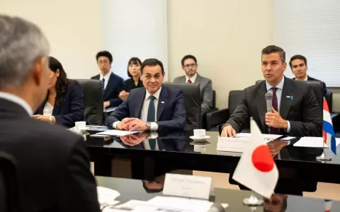 Pe�a en Jap�n reunido con el titular de la Agencia Japonesa de Exploraci�n Aeroespacial.