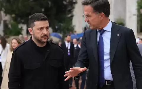 Zelenski y Rutte durante un encuentro en Albania, el pasado 16 de mayo de 2025.