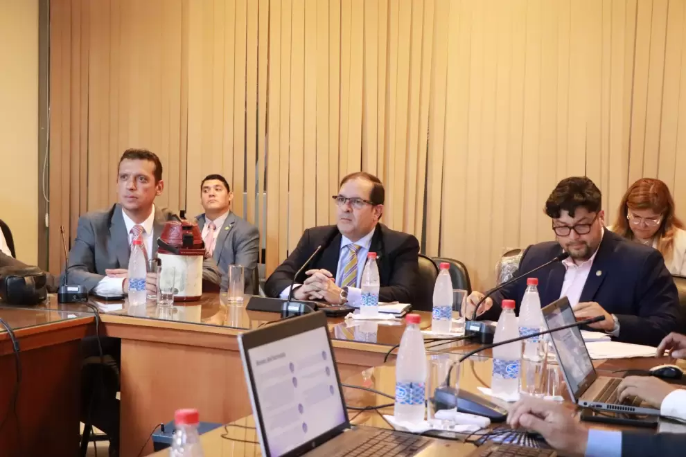 Comisi�n de monitoreo y control del Senado.