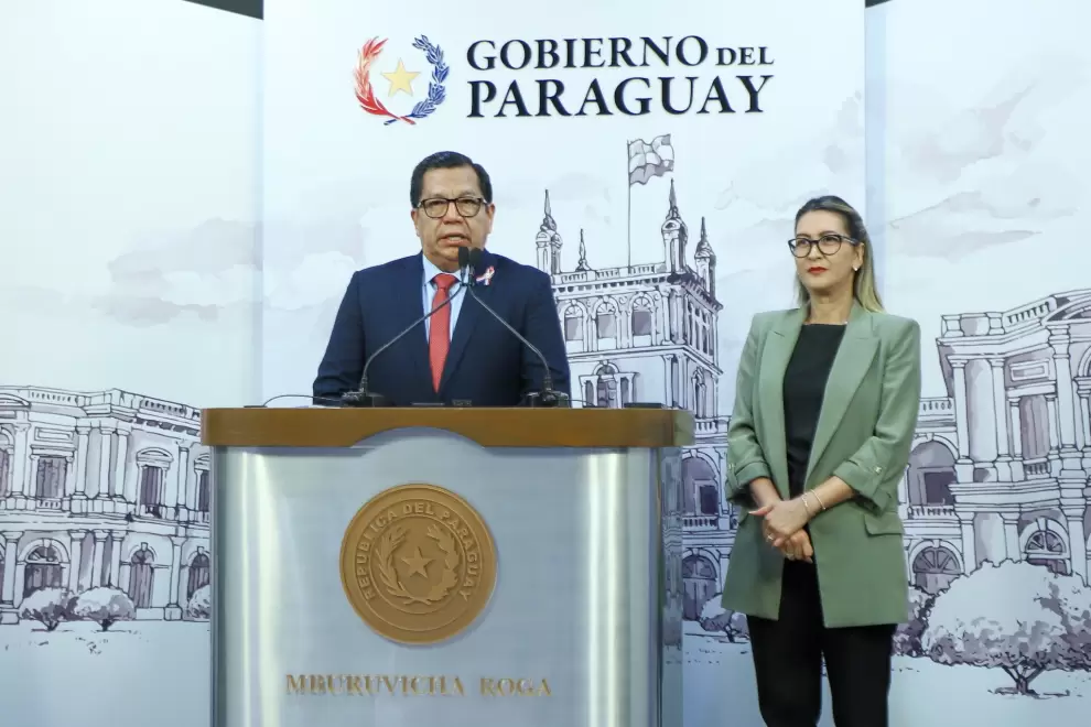 Conferencia de prensa del ministro de Desarrollo Social y ministra del Trabajo.