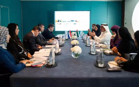 Santiago Pe�a se reuni� con autoridades de Emiratos �rabes Unidos a fin fortalecer la relaci�n bilateral.