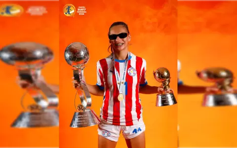 De Capit�n Bado al cielo sudamericano: Claudia Mart�nez, la adolescente que coron� a Paraguay